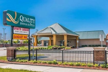 Quality Inn  Suites Banquet Center Livonia